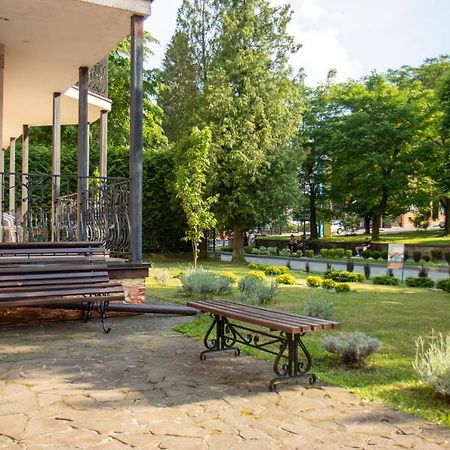 Hotel Sani Truskavets Luaran gambar