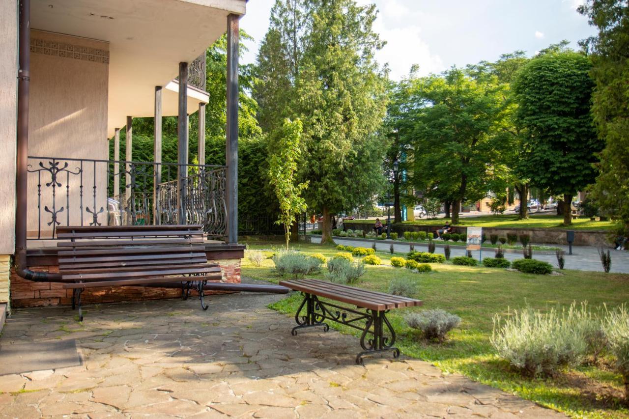 Hotel Sani Truskavets Luaran gambar