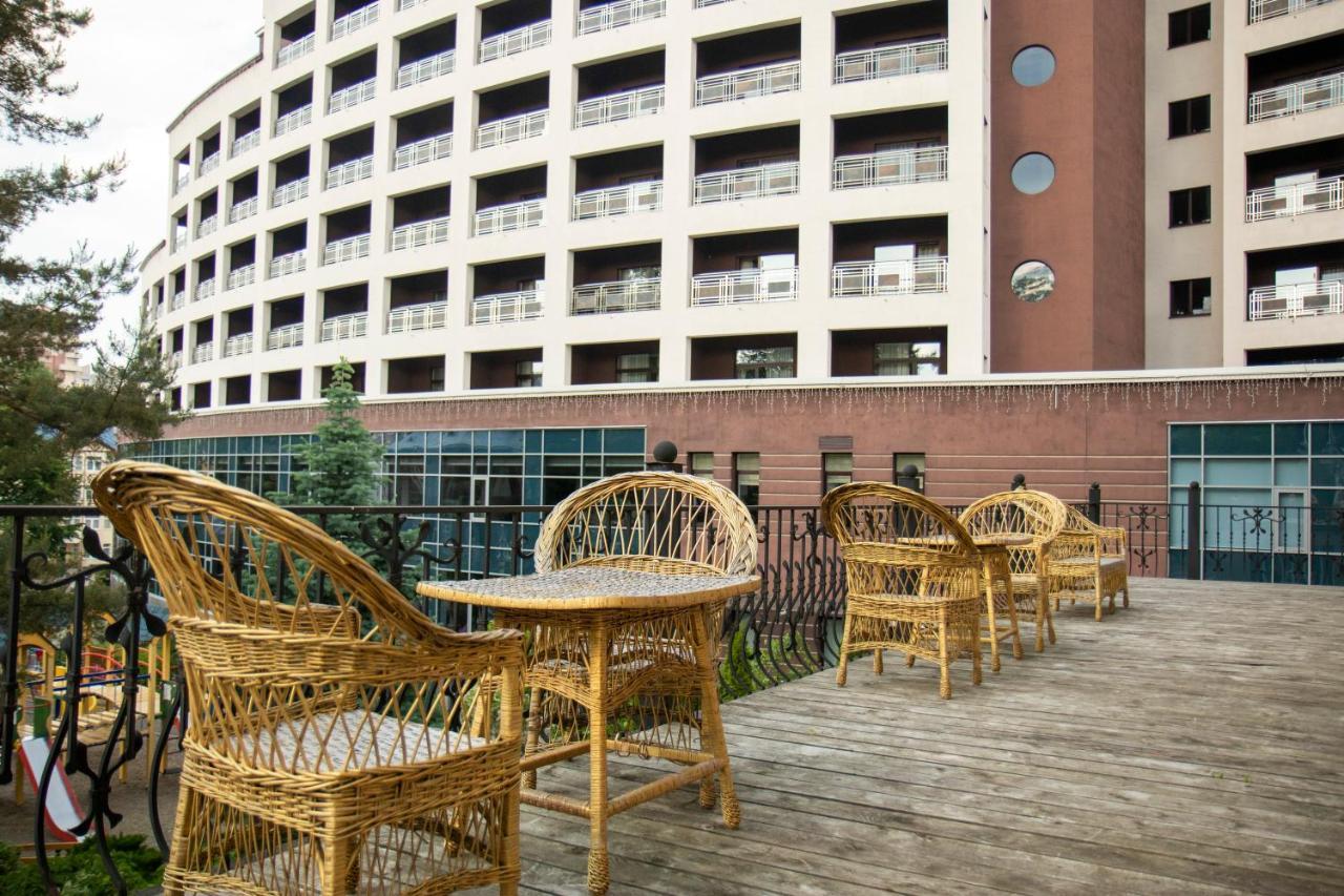 Hotel Sani Truskavets Luaran gambar